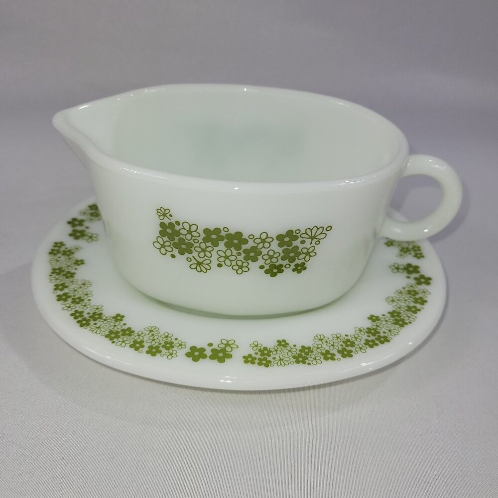 Pyrex Spring Blossom Gravy Boat Dish & Plate Set  Crazy Daisy